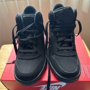 Nike Boys Black High-Top Sneakers